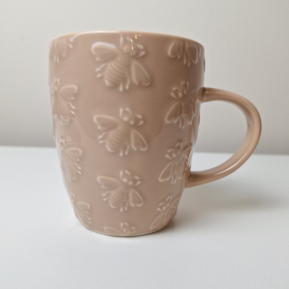 Willow Bee Lovers Coffee Mug Embossed Bees 4.25" Tall